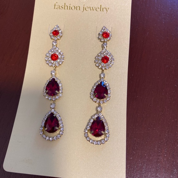 Fashionable Earrings with Ruby and Diamond (artificial) stones! - Picture 4 of 5